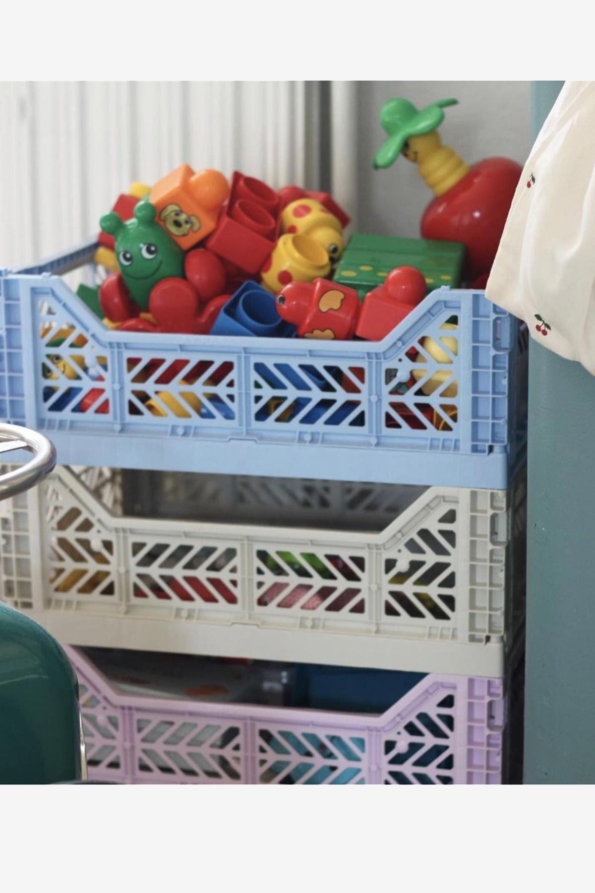 Colorful Foldable Storage Medium Crates